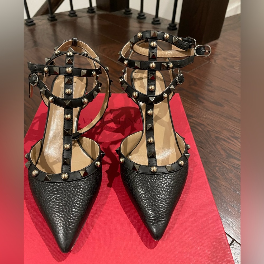 Valentino Rockstud Caged 65 Grainy Leather Ankle Strap Pump in black